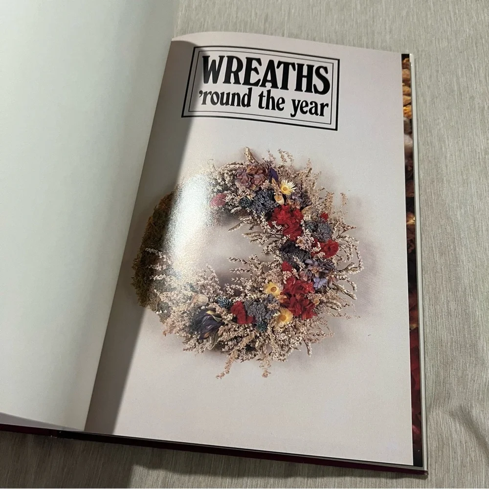 Wreaths ’Round the Year Book 1990 DIY Floral Crafts Cusick Pulleyen HC Vintage